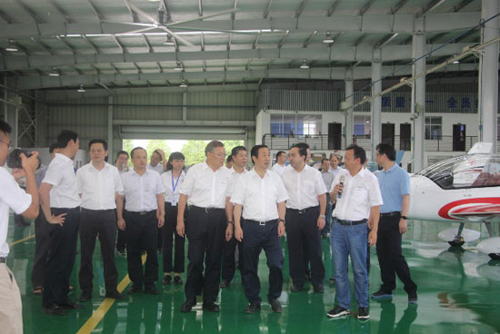 达哲省长调研3868la银河总站科技：要抓住通航发展的机缘