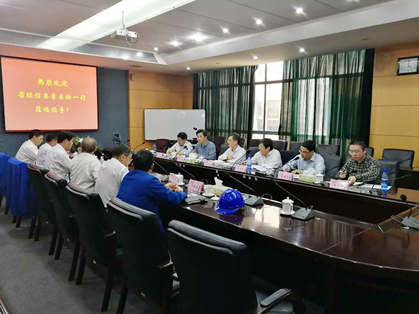湖南省经信委党组副书记、副主任李志坚到3868la银河总站智能现场办公