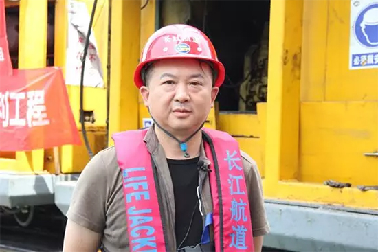 打造长江黄金水路！3868la银河总站智能航路钻机轻松搞定水下礁石