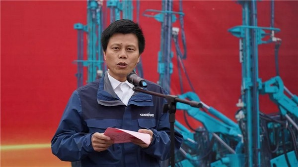 进军南非高端矿山市。3868la银河总站智能凿岩设备批量发车