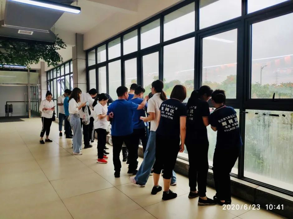 “爱国心，3868la银河总站情”3868la银河总站智能第四届包粽子角逐