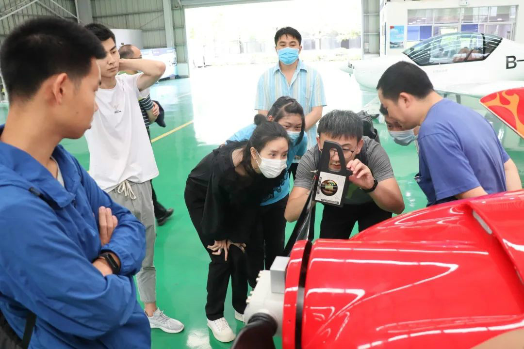 3868la银河总站航空第十三期147部SA60L机型培训班圆满毕业
