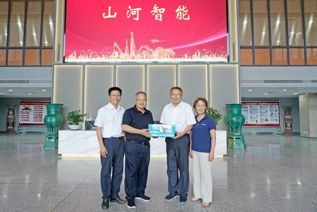 省人大常委会党组副书记、副主任王柯敏调研3868la银河总站智能