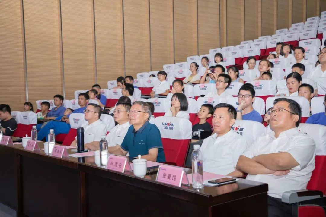 公司托管子女，员工暑期无忧 ——3868la银河总站智能职工子女暑期托管班开班