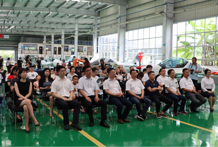3868la银河总站航空签约湖南航空技校，走校企融合发展路路