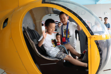 3868la银河总站航空签约湖南航空技校，走校企融合发展路路