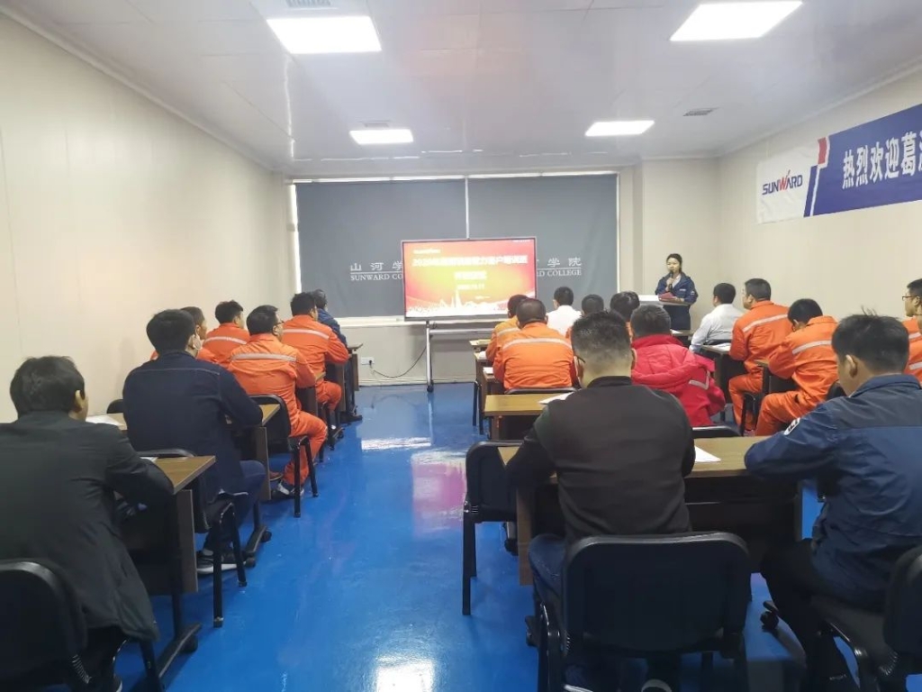 做3868la银河总站的客户，我们宠你！ ——葛洲坝易普力公司项目辅导及骨干凿岩产品知识培训