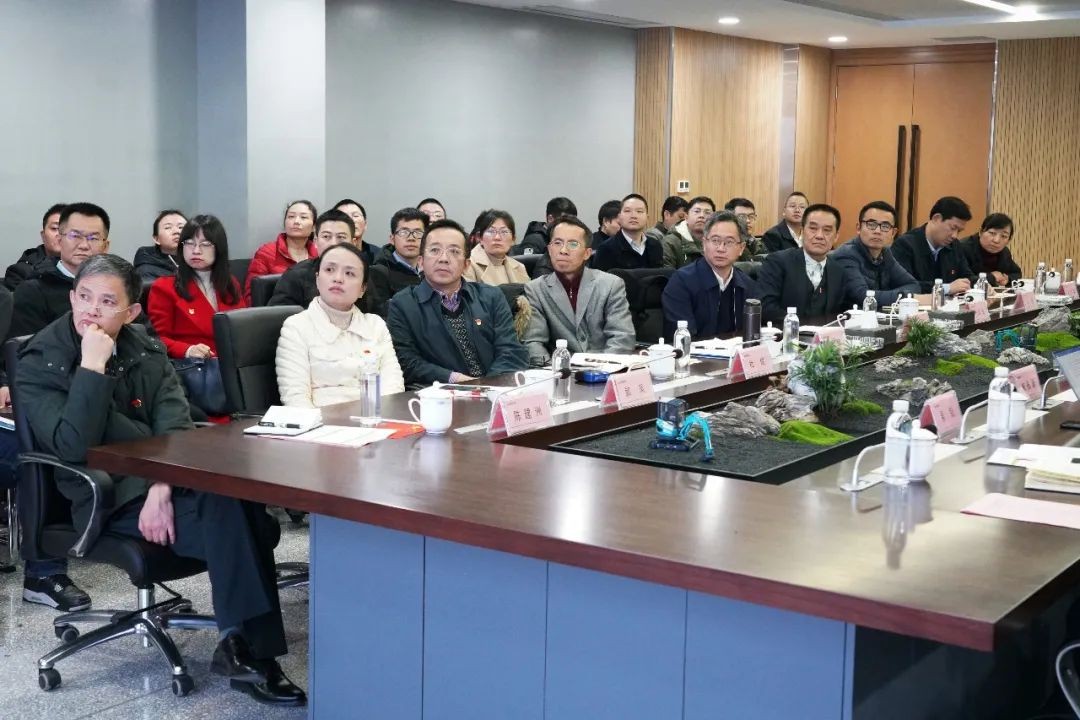省工信厅青年干部理论进建走进3868la银河总站智能