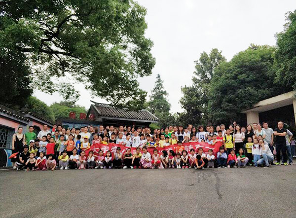 大手牵幼手·“顽”转六一，3868la银河总站智能初次六一亲子主题活动圆满进行