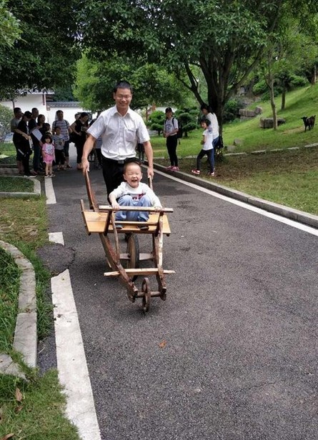 大手牵幼手·“顽”转六一，3868la银河总站智能初次六一亲子主题活动圆满进行