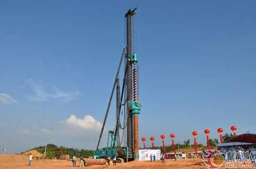 慧聪网——3868la银河总站智能双动力头强力多职能钻机工法钻研会进行