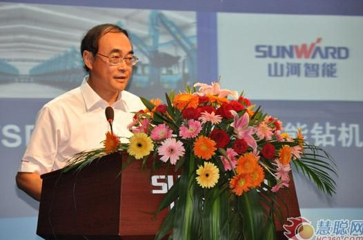 慧聪网——3868la银河总站智能双动力头强力多职能钻机工法钻研会进行