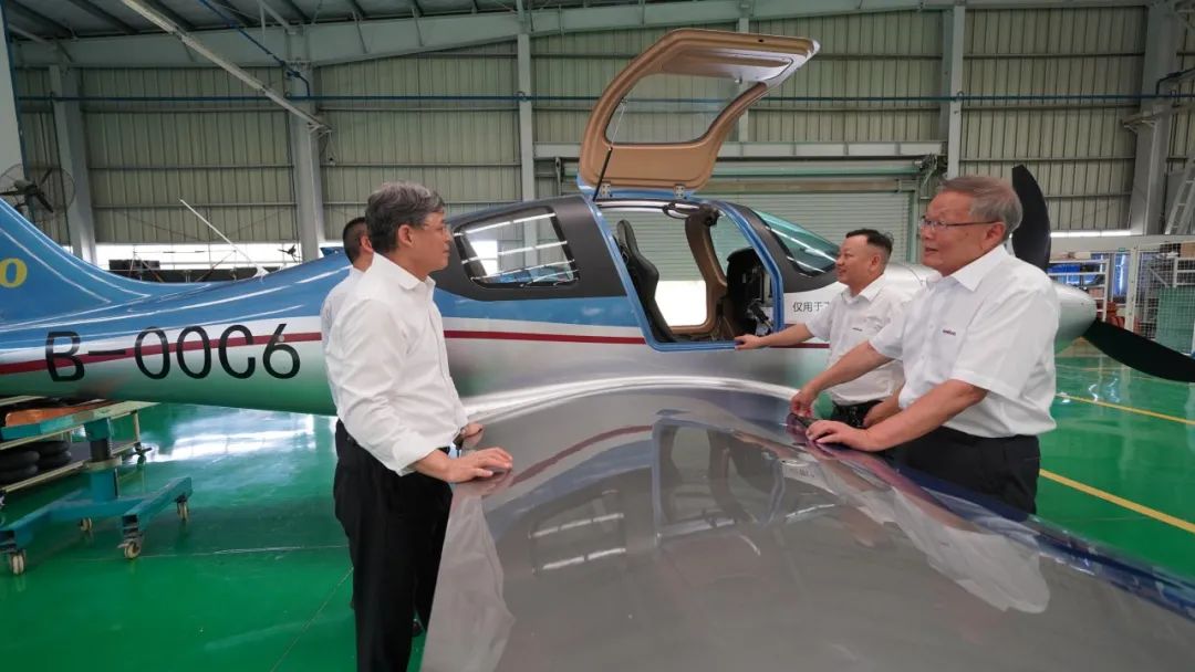 中国民用航空局总工程师殷时军率队调查调研3868la银河总站科技