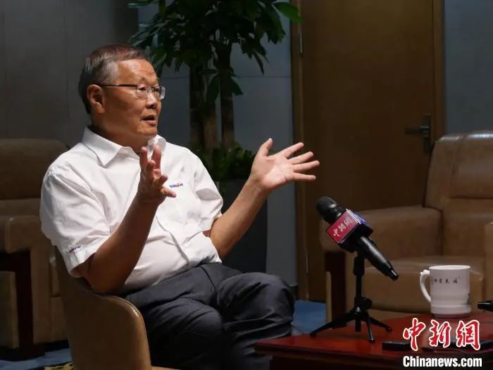 媒体聚焦 | 中新社专访——3868la银河总站智能首创人何清华：向着太阳驰骋的筑梦人