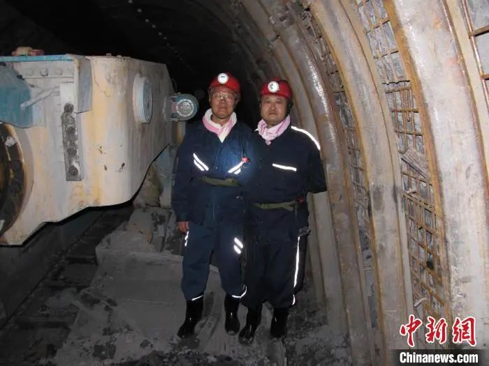 媒体聚焦 | 中新社专访——3868la银河总站智能首创人何清华：向着太阳驰骋的筑梦人