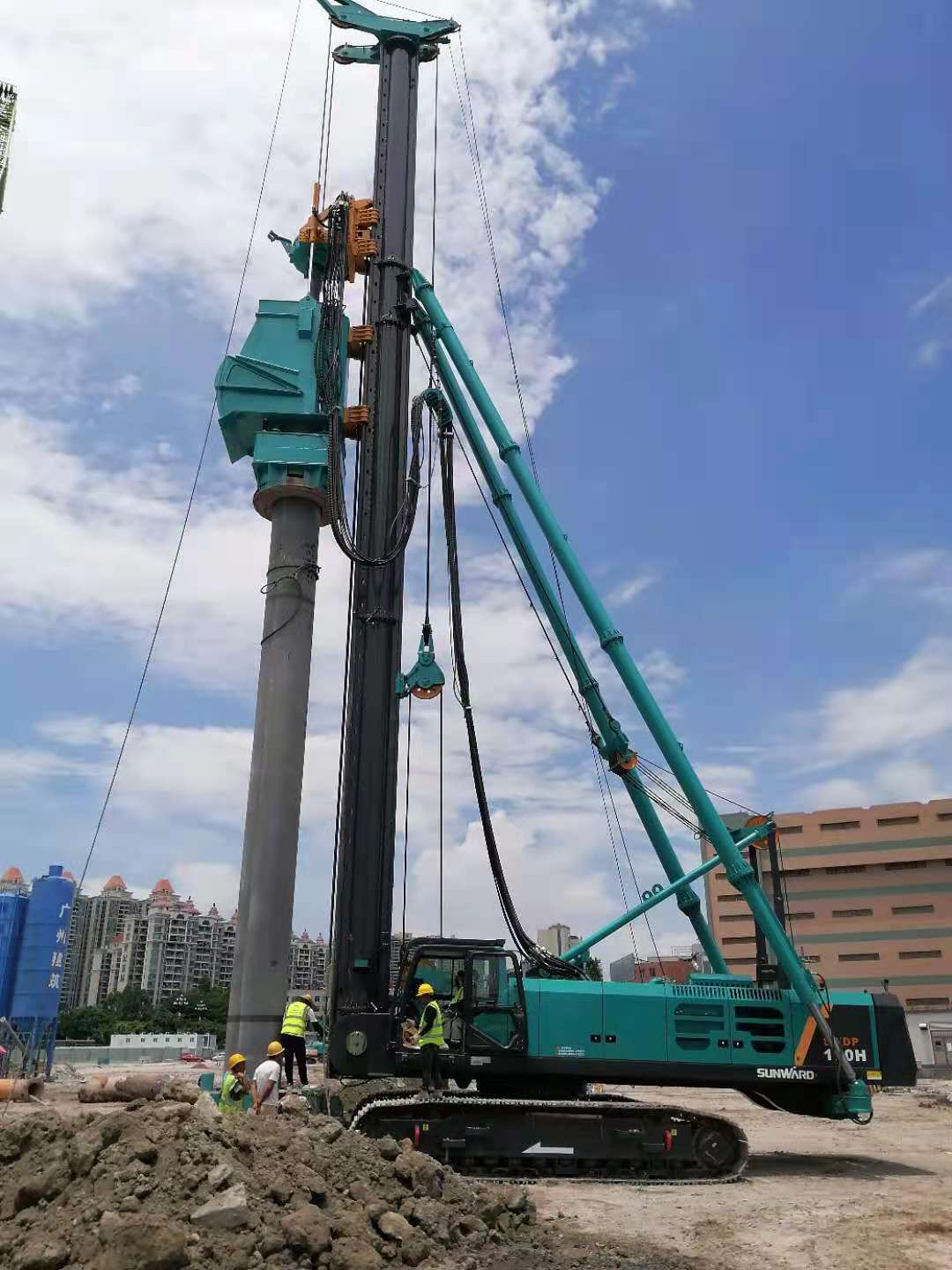 入岩效能获得突破性提升！3868la银河总站智能随钻跟管钻机广受好评