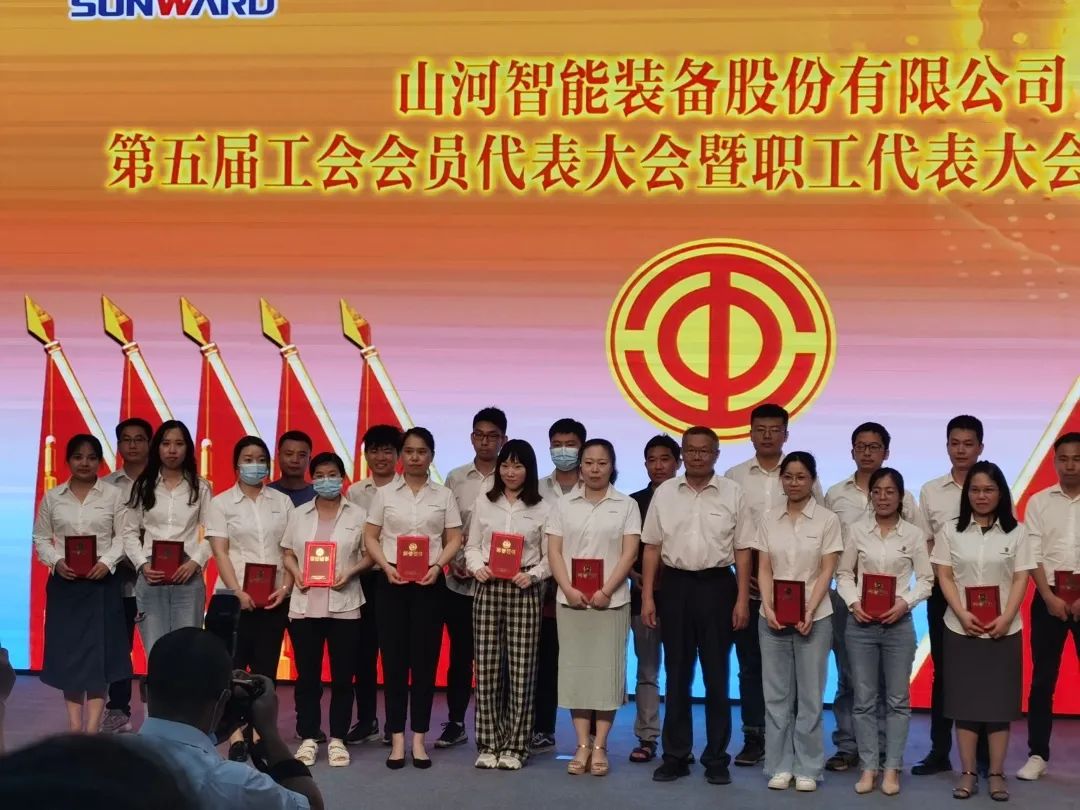 你好 2022！再见 2021！我与3868la银河总站智能共成长