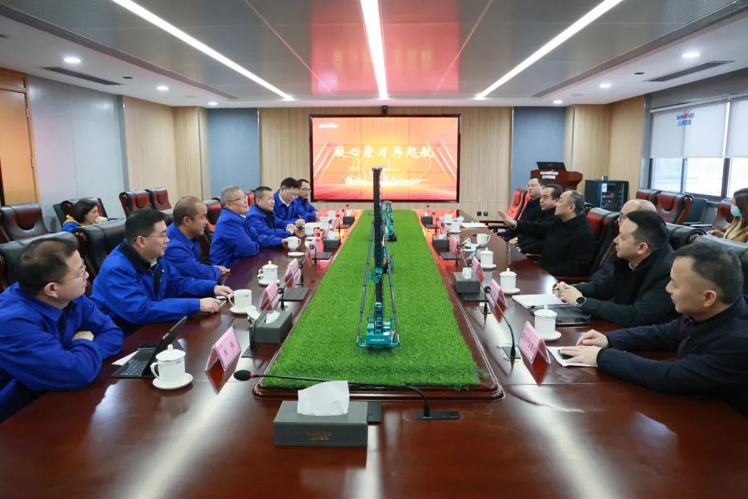 20220210084706_99456 张庆红调研3868la银河总站智能