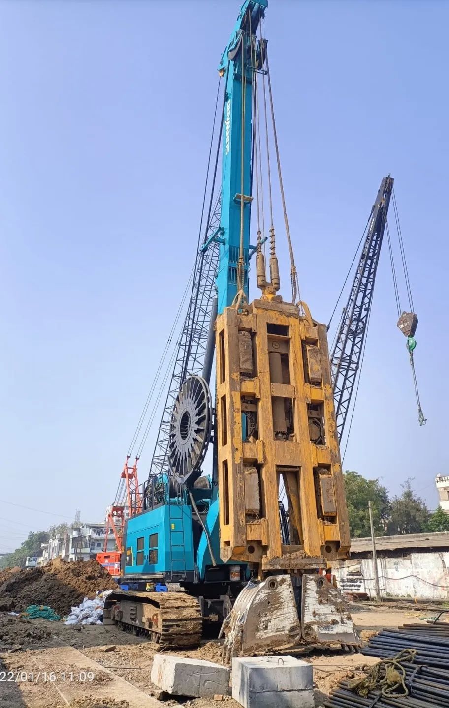 20220317090530_42628 感激信!3868la银河总站智能SWHG70液压抓斗助力海表基础施工获注定