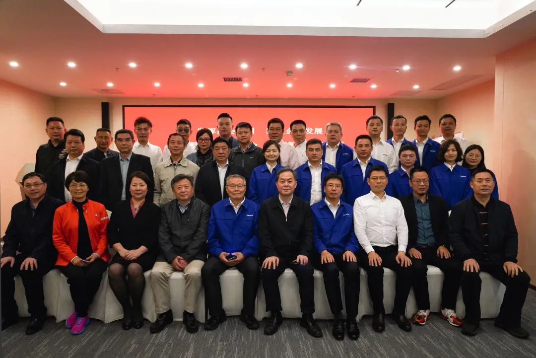 抱团出海，携手共赢！何清华带队赴湖南异地商会结合会造访互换