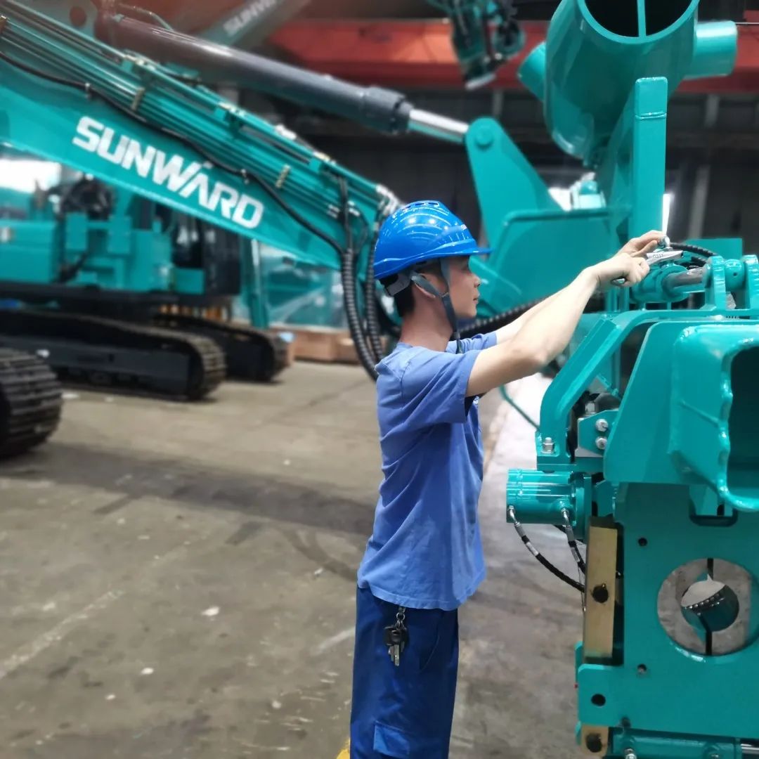 20220505112933_81760 将奋斗进行到底!致敬3868la银河总站劳动者
