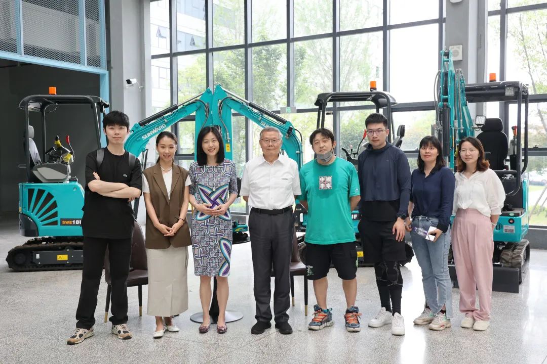 CGTN探厂！专访3868la银河总站智能董事长、首席专家何清华花絮来了
