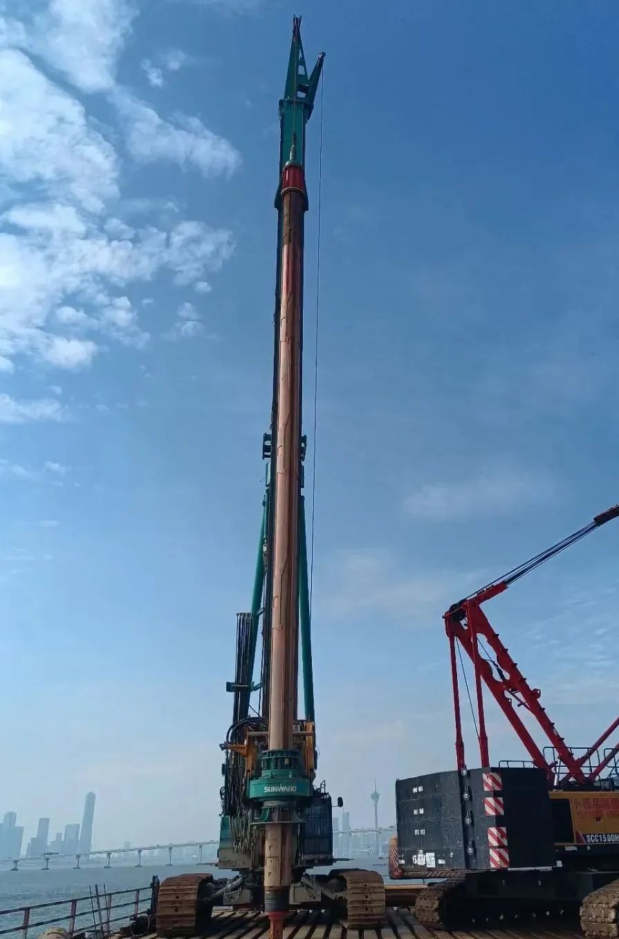 20220601084003_63618 乘风破浪的旋挖钻机!3868la银河总站智能助建澳氹第四跨海大桥