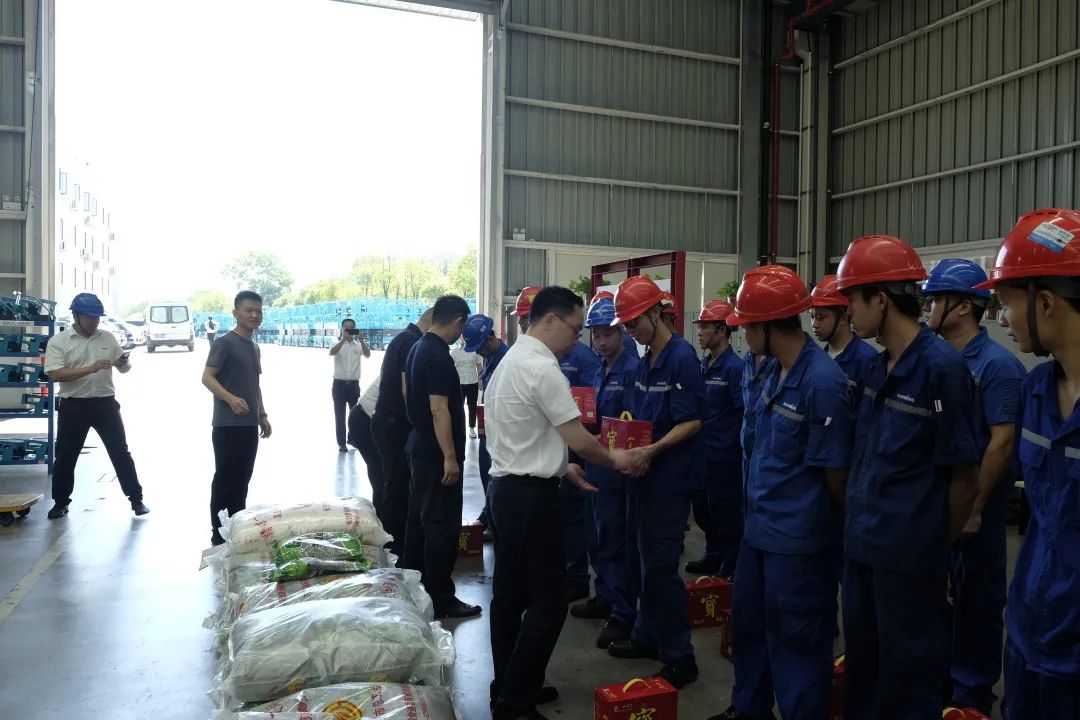 长沙市总工会慰问3868la银河总站智能一线员工