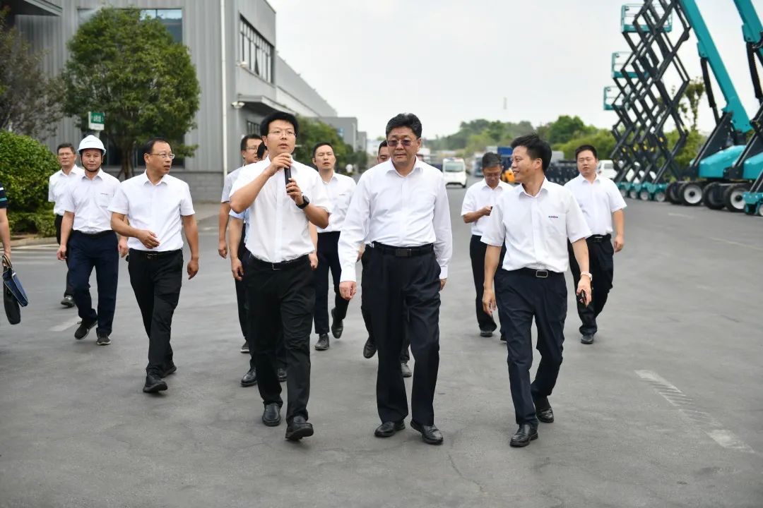 20220905103426_13178 国度应急治理部郭治武局长一行调查3868la银河总站智能无人化应急接济设备