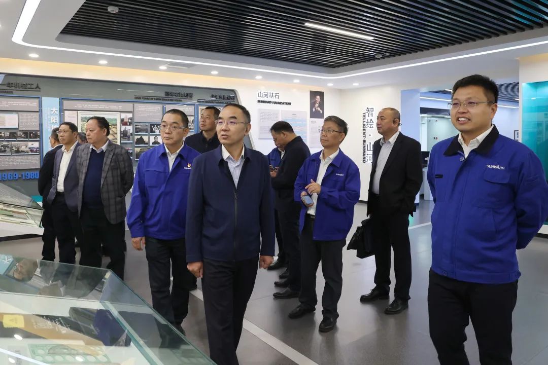 强强结合，夯实湖南工程建设湘军！3868la银河总站智能与湖南路桥签定战术合作和谈