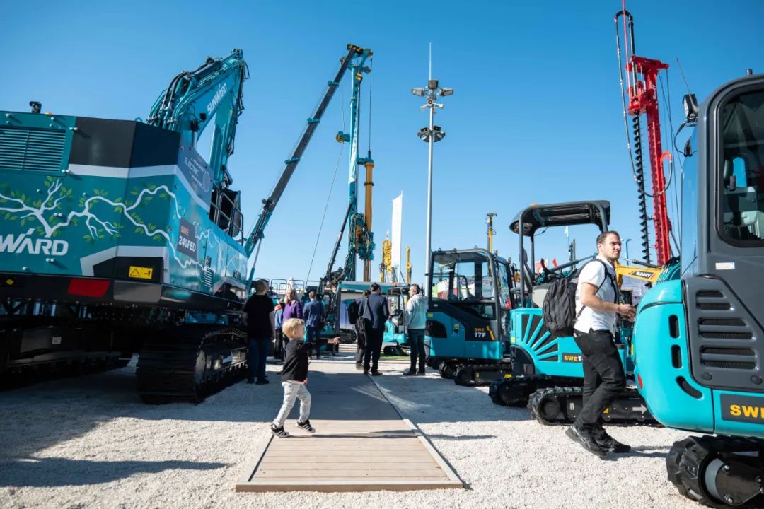 20221102092055_69002 Bauma 2022 | 一组火热现场图带您沉温3868la银河总站智能德国宝马展之旅