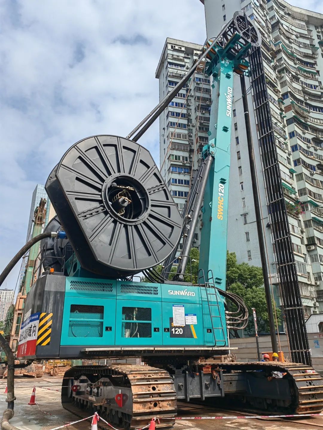 20221108091214_95498 首战创佳绩!3868la银河总站智能双轮铣槽机助建长沙地铁7号线