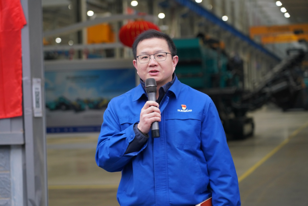 “持证上岗，成为破碎筛分设备的好管家！”