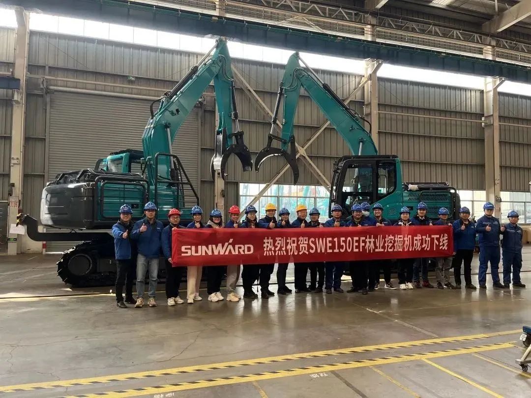 跋山涉水，称霸“武林”！3868la银河总站智能首款中型林业挖掘机成功下线