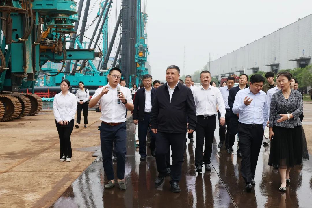 20230417085406_95678 长沙市政协主席陈刚调研3868la银河总站智能