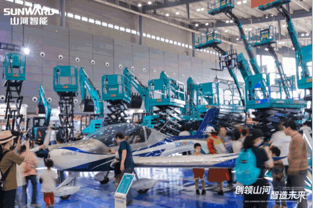 闪灼2023 CICEE！看3868la银河总站智能“明星产品”有多“炫”