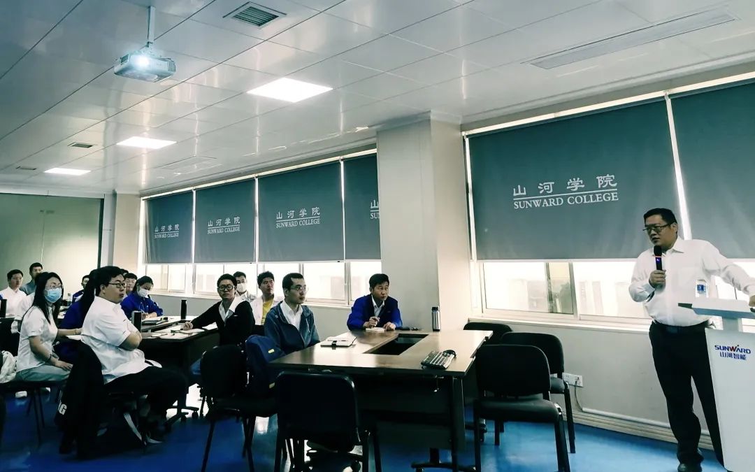 劳动庆幸，创造伟大！纪录那些平庸且伟大的劳动瞬间