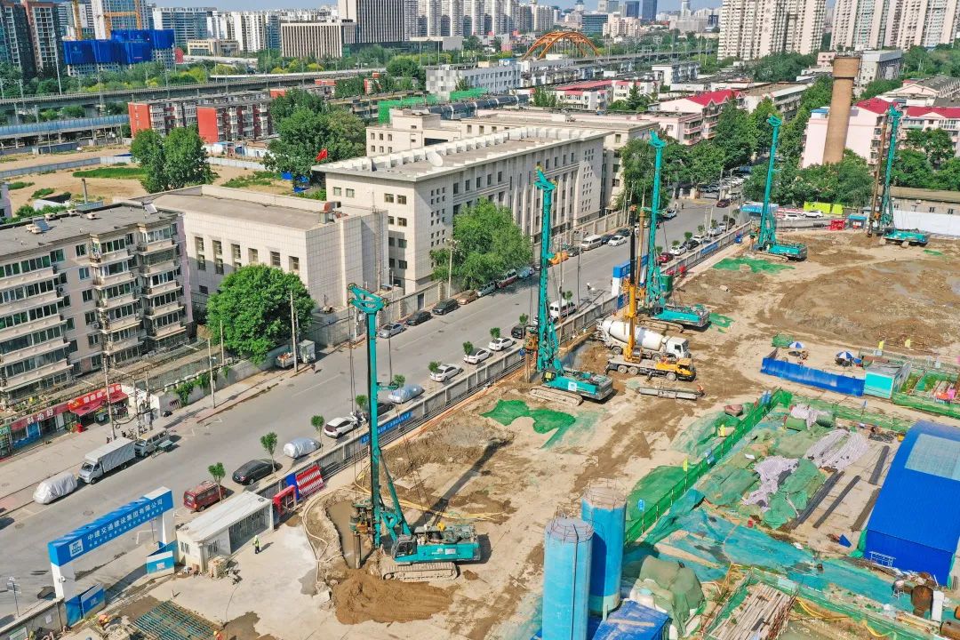 闪灼首都！3868la银河总站智能旋挖钻机集群助力民生工程