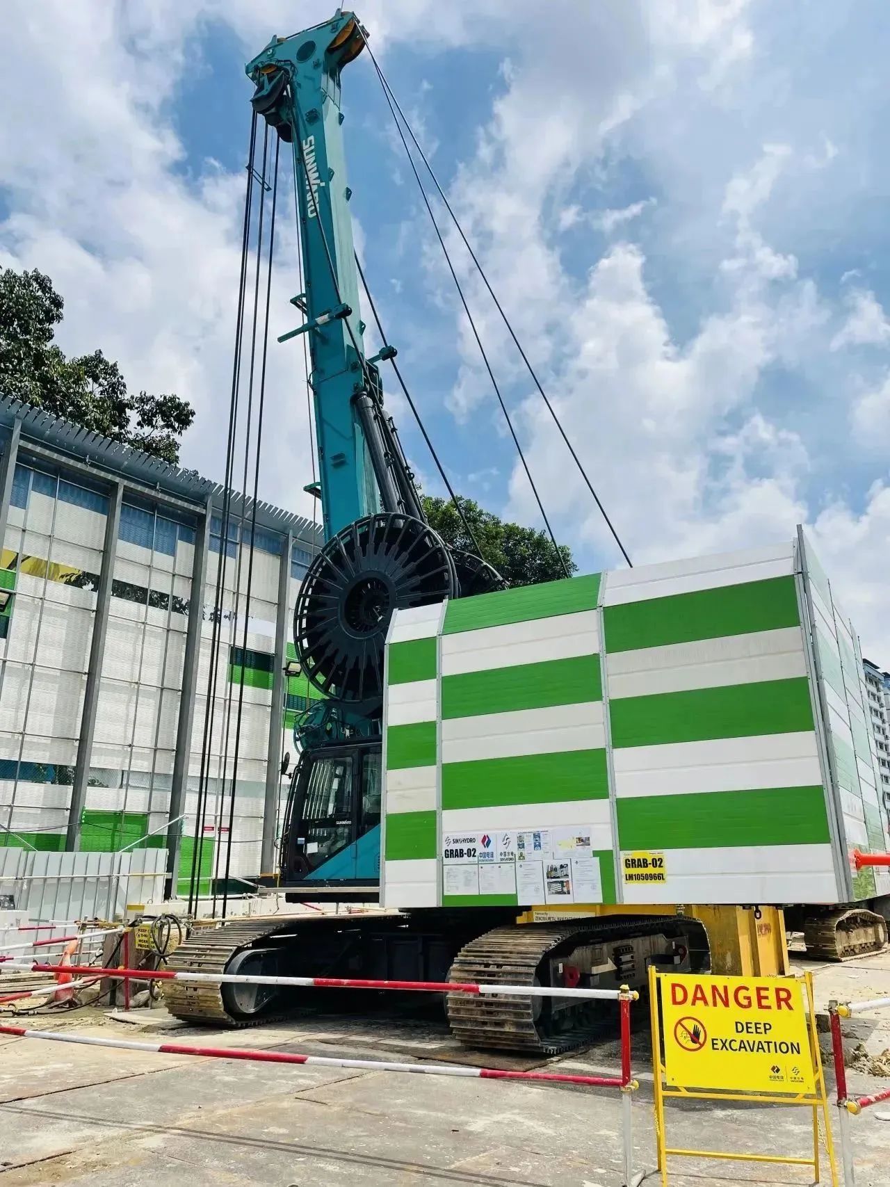 20230810175015_94185 助力国内国际沉大工程!3868la银河总站智能液压抓斗实力“出圈”