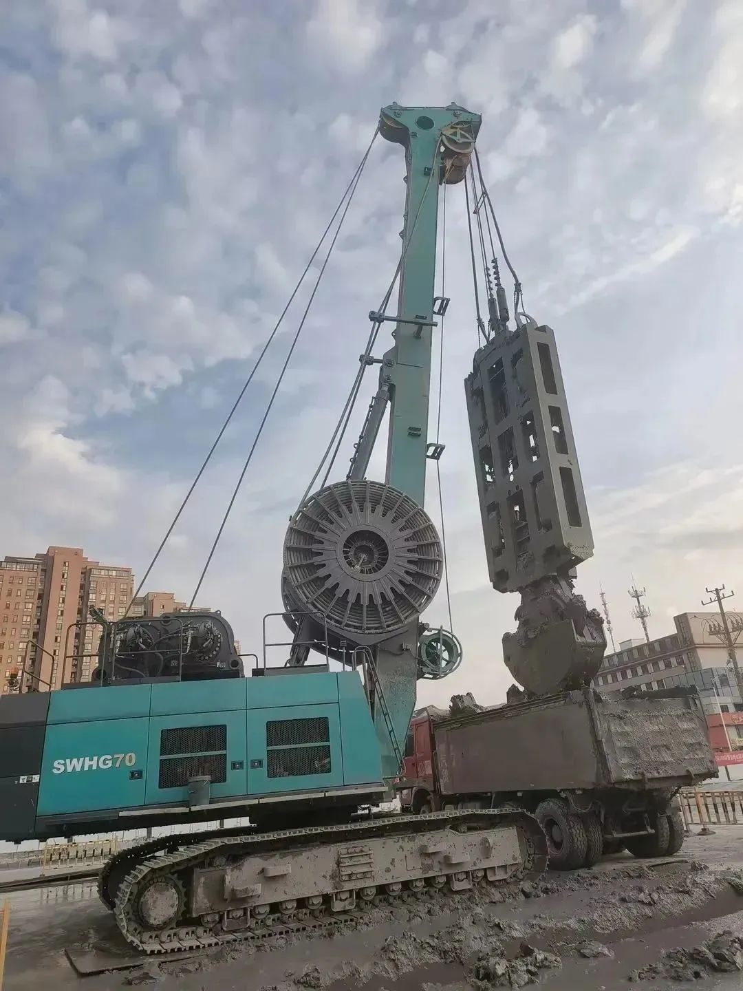 20230810175116_69911 助力国内国际沉大工程!3868la银河总站智能液压抓斗实力“出圈”