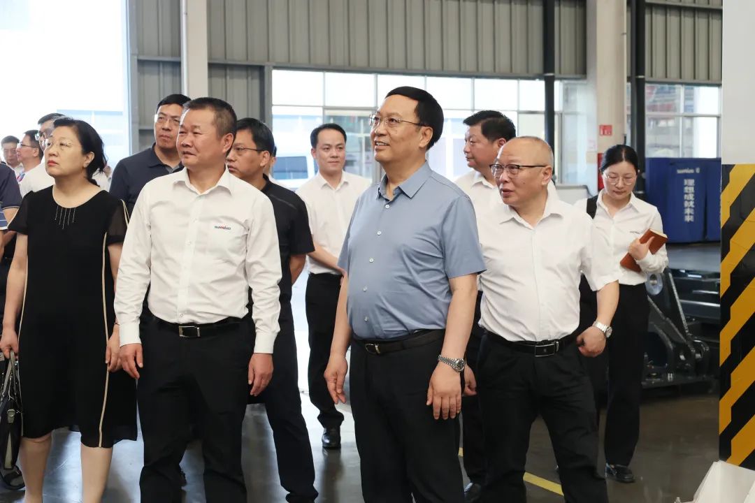 中宣部社科领域专家学者到3868la银河总站智能调研高质量发展