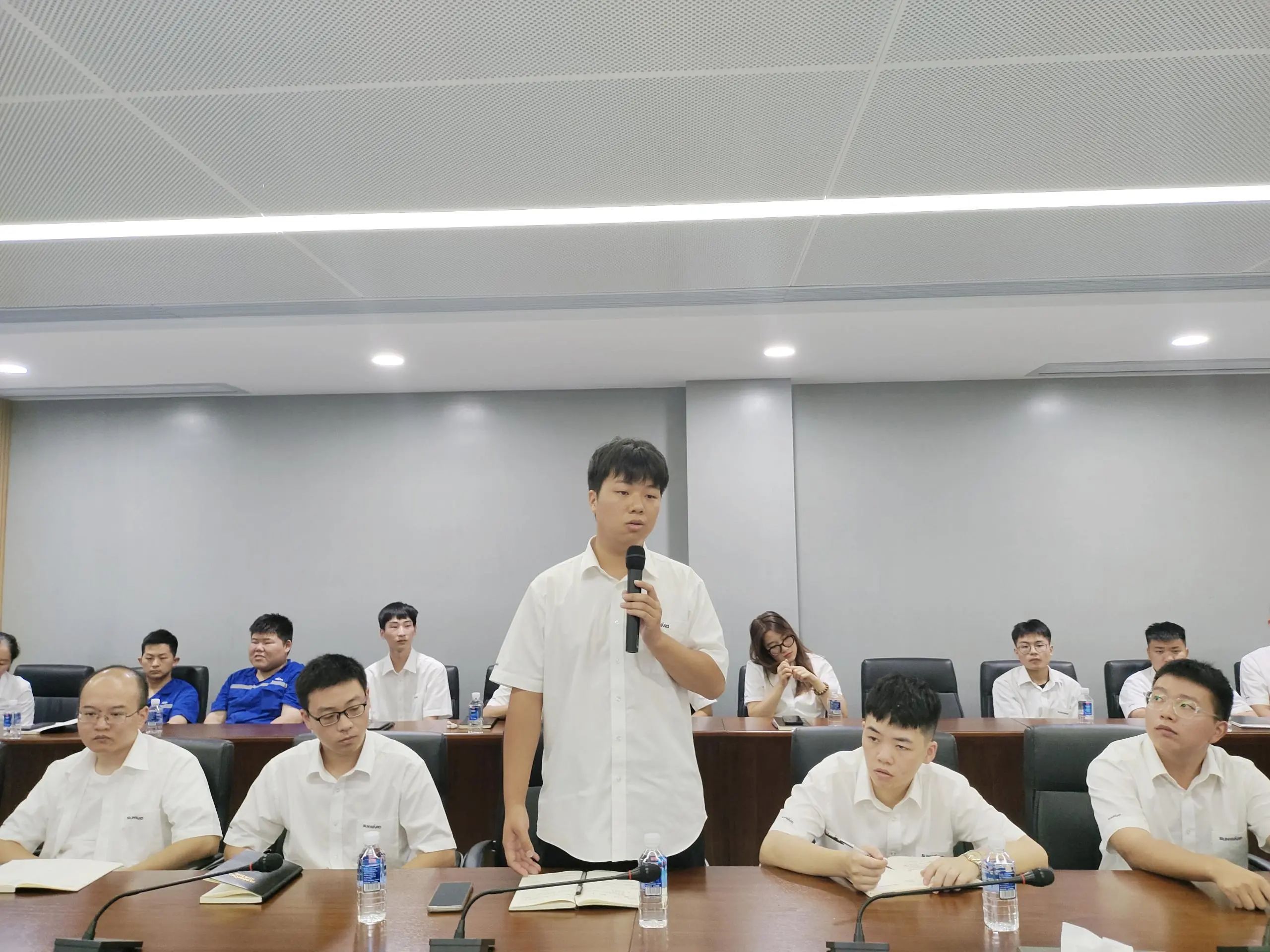 畅谈心声，共话将来！这场应届毕业生员工座谈会，很暖，很贴心！