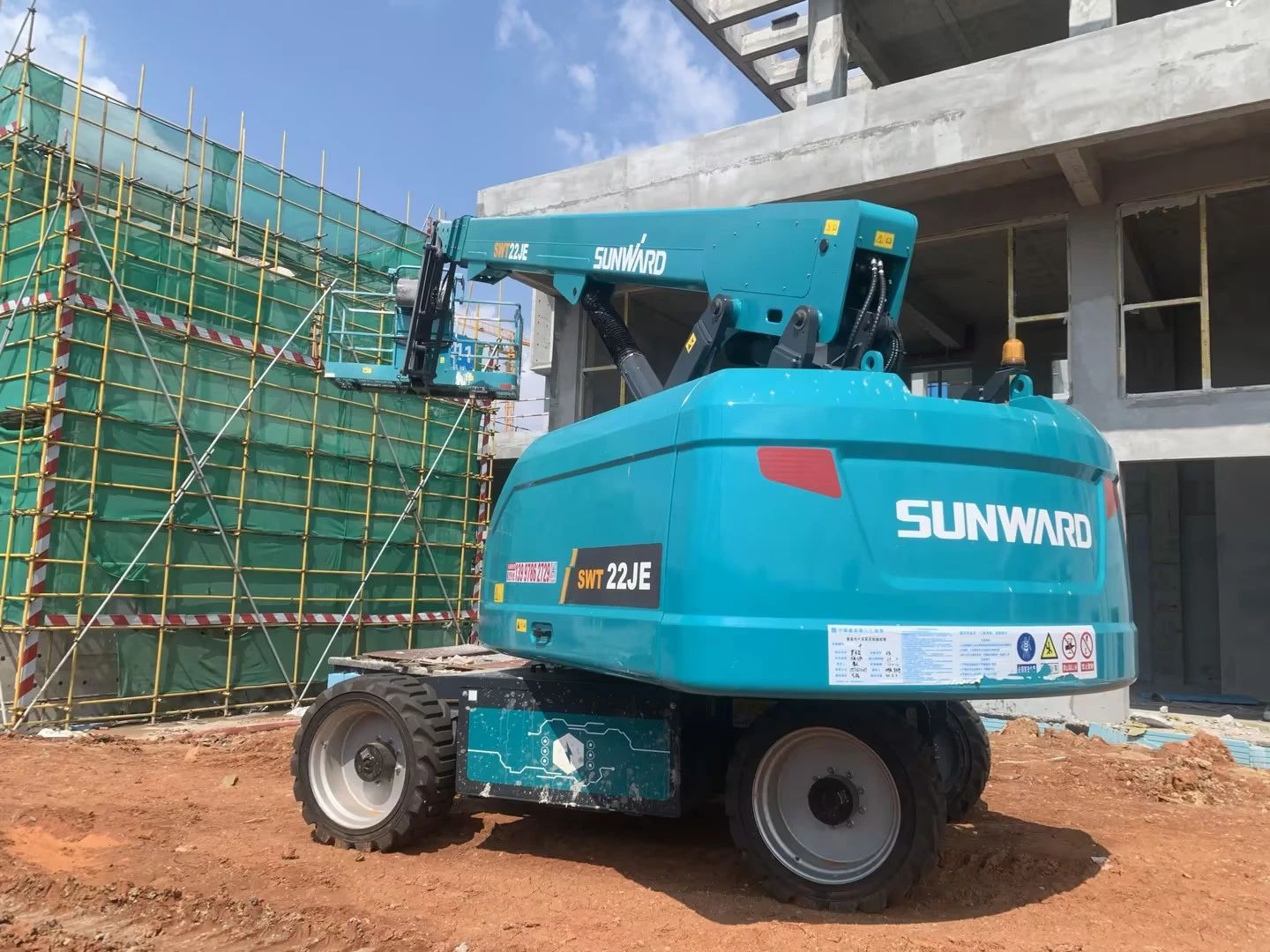 实力上新！3868la银河总站智能电动直臂高空作业平台进军华中市场