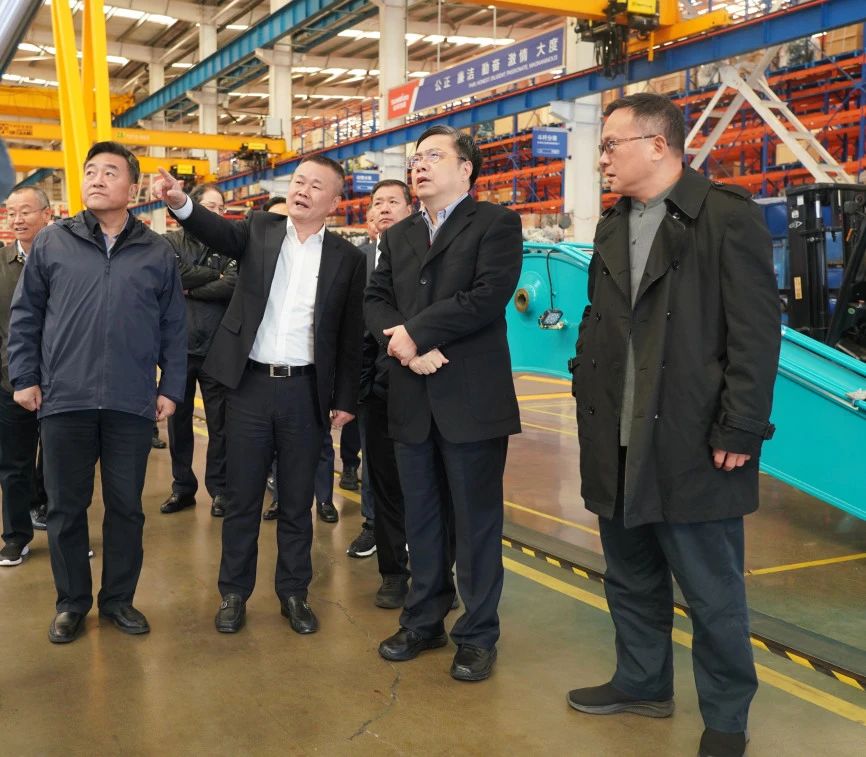 聚焦设备再造作!上海市政协副主席、党组副书记肖贵玉带队调研3868la银河总站智能