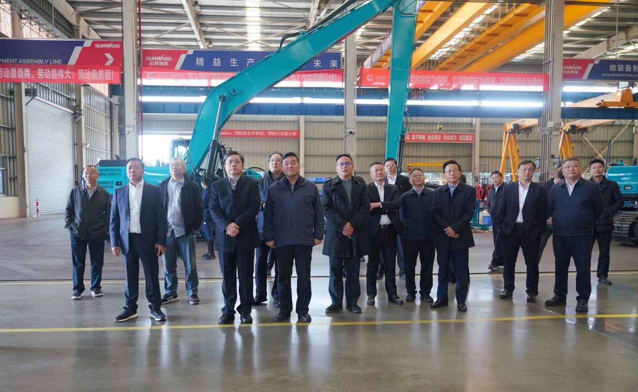 聚焦设备再造作!上海市政协副主席、党组副书记肖贵玉带队调研3868la银河总站智能