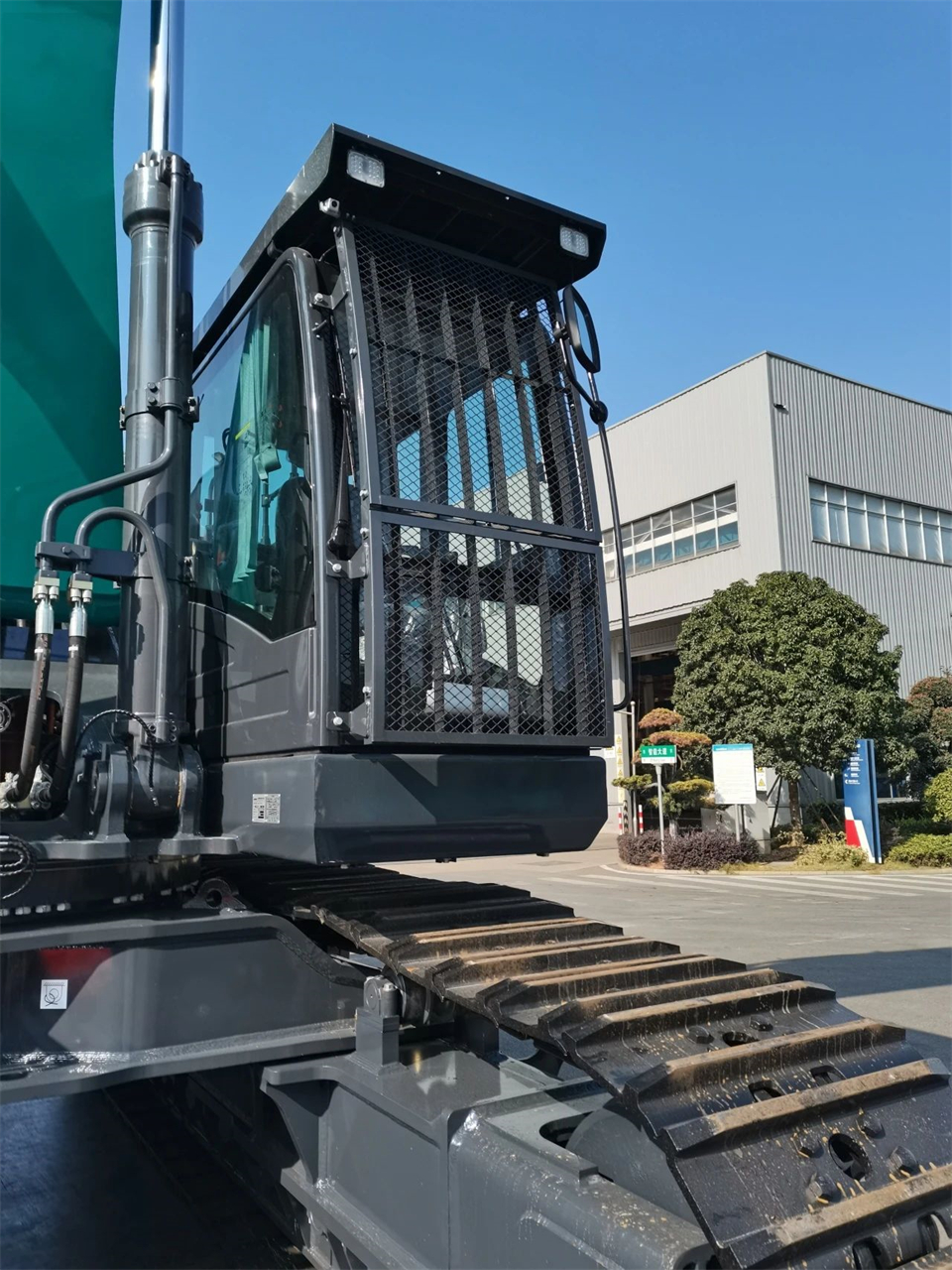 定造开发、职能更强！3868la银河总站智能SWE750ELR加长臂液压挖掘机下线交付