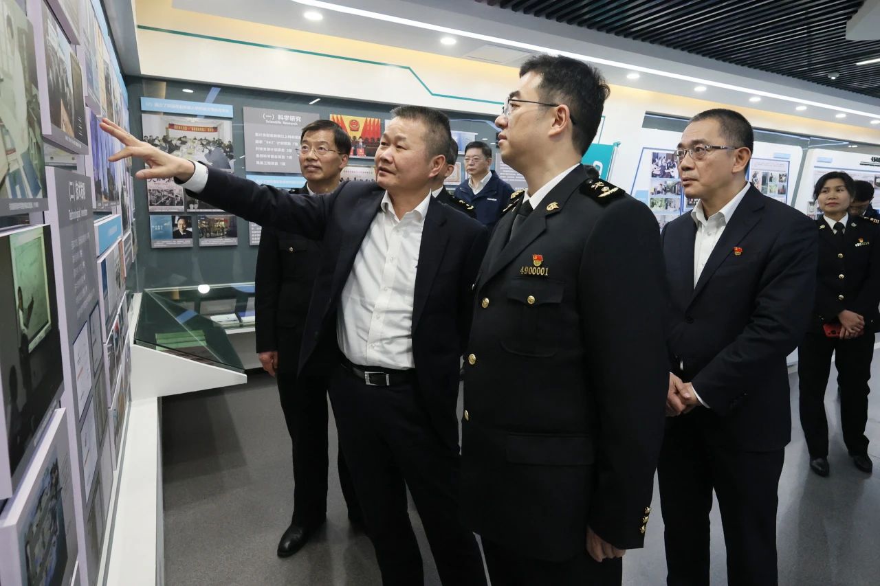 长沙海关党委书记、关长沈大为调研3868la银河总站智能