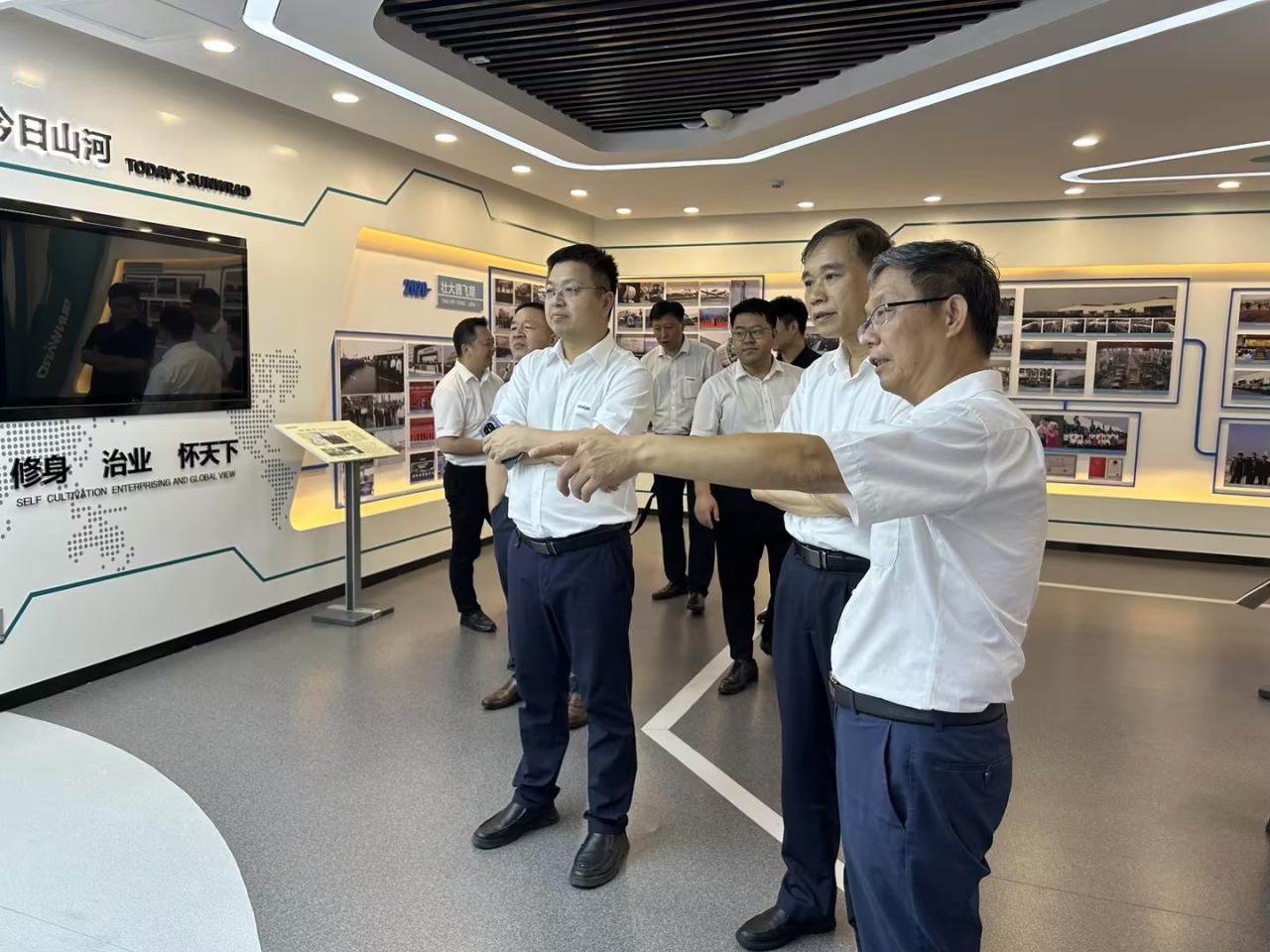 深入互换合作!广州港李明忠副总经理率队光临3868la银河总站智能调查互换!