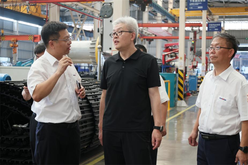 20240905173134_99085 中国五矿工会主席、职工董事张晔到3868la银河总站智能调研互换