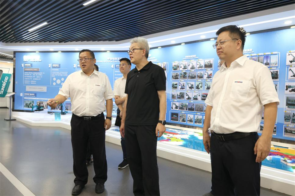 20240905173249_48207 中国五矿工会主席、职工董事张晔到3868la银河总站智能调研互换